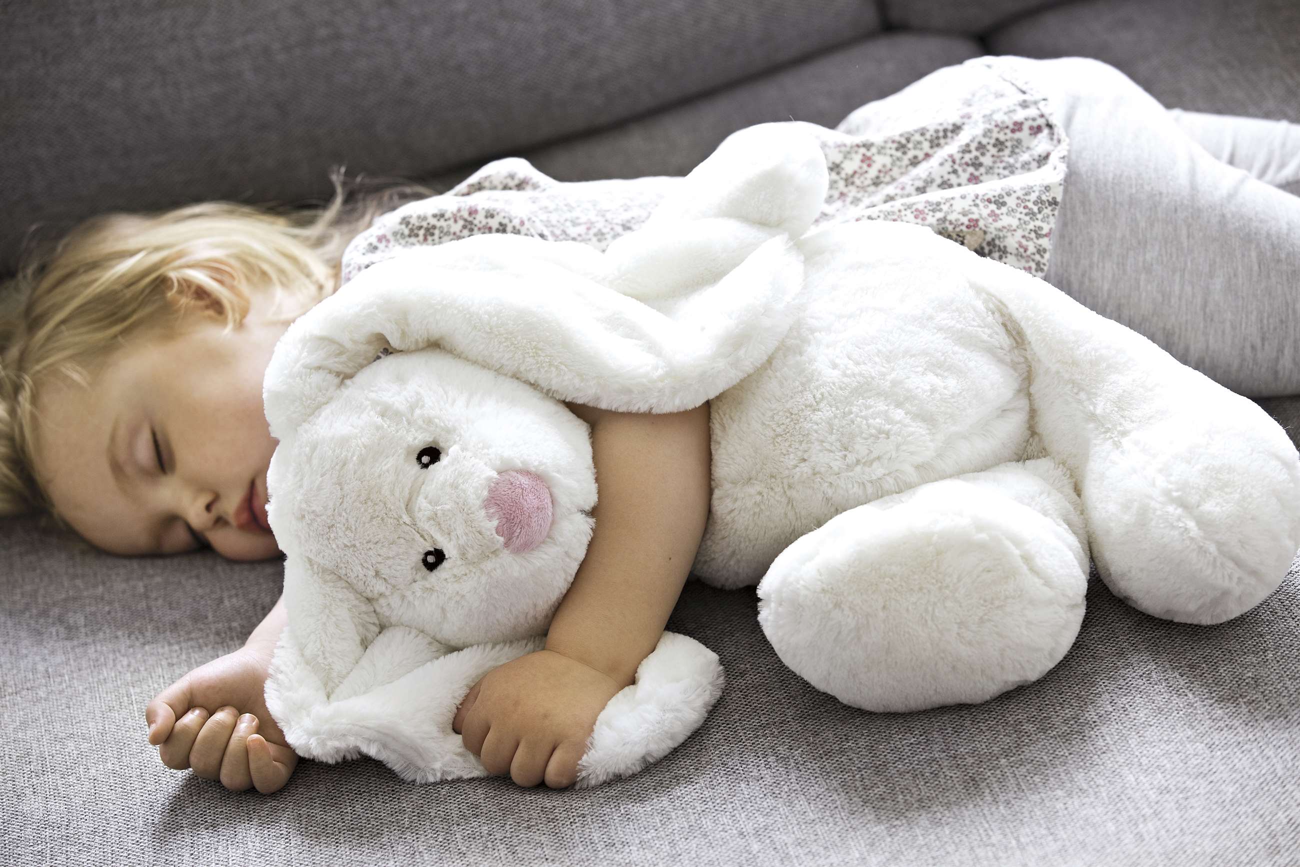 girlsleepingbunny2015_high